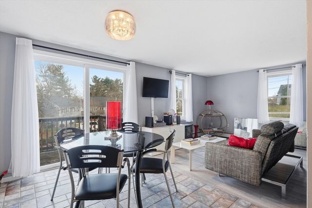 39 Lantern Lane 8, Dracut, MA 01826