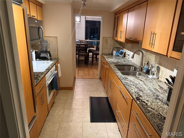 4501 Lindell Boulevard 4B, St Louis, MO 63108