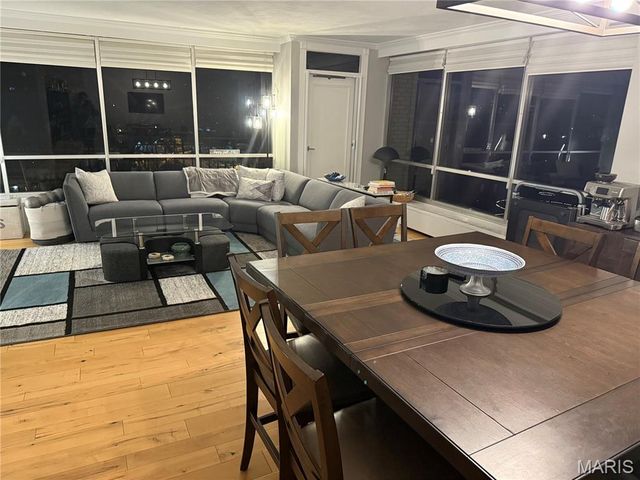 4501 Lindell Boulevard 4B, St Louis, MO 63108