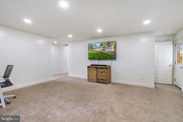 42 TOGETHER DR, Inwood, WV 25428