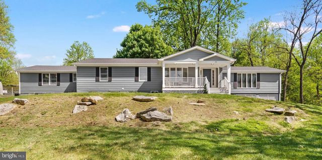 42 TOGETHER DR, Inwood, WV 25428