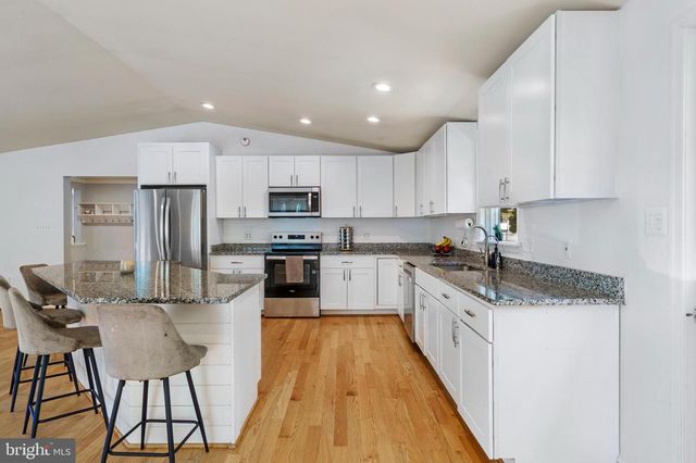 42 TOGETHER DR, Inwood, WV 25428