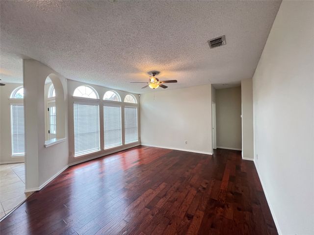 723 Sumner Drive, Mesquite, TX 75149