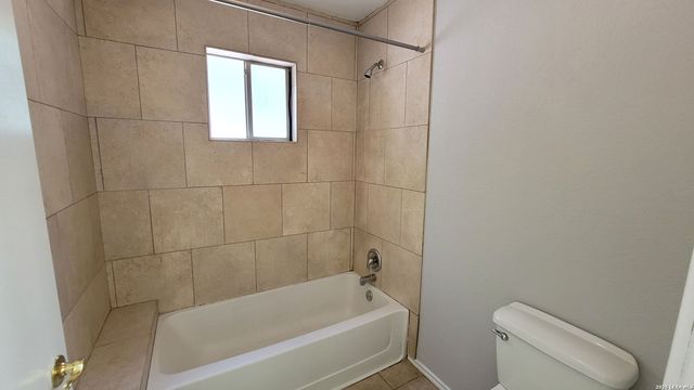 516 Gentleman Rd Apt 1, Balcones Heights, TX 78201