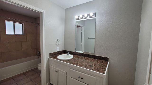 516 Gentleman Rd Apt 1, Balcones Heights, TX 78201