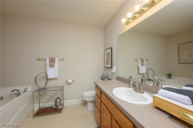 1412 Camden Ridge Boulevard, Akron, OH 44312