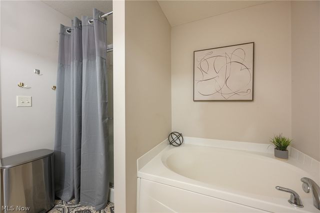 1412 Camden Ridge Boulevard, Akron, OH 44312