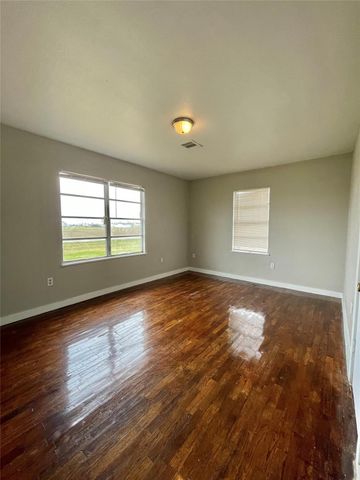 327 W 7th Street, Freeport, TX 77541
