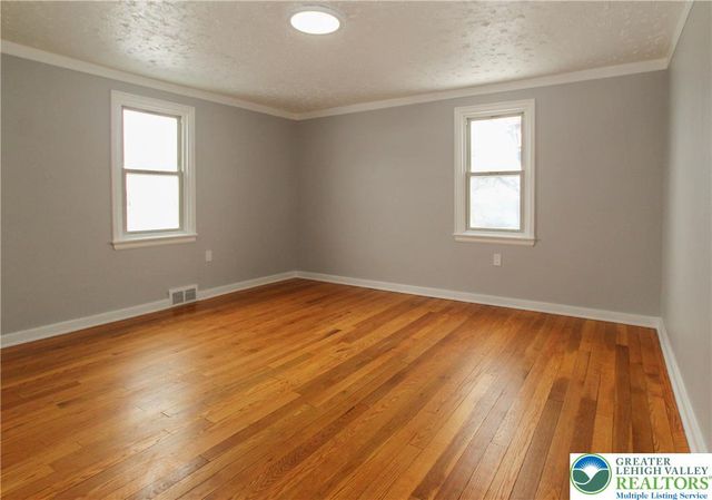 1459 Easton Road, Hellertown Boro, PA 18055