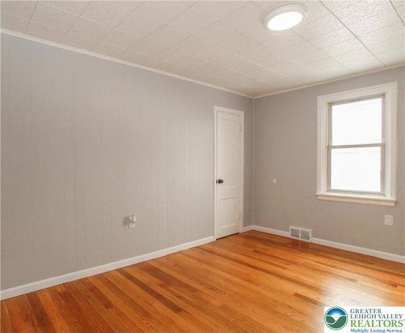 1459 Easton Road, Hellertown Boro, PA 18055