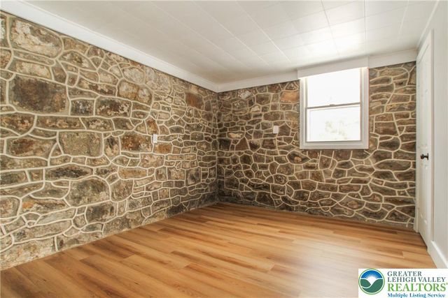 1459 Easton Road, Hellertown Boro, PA 18055