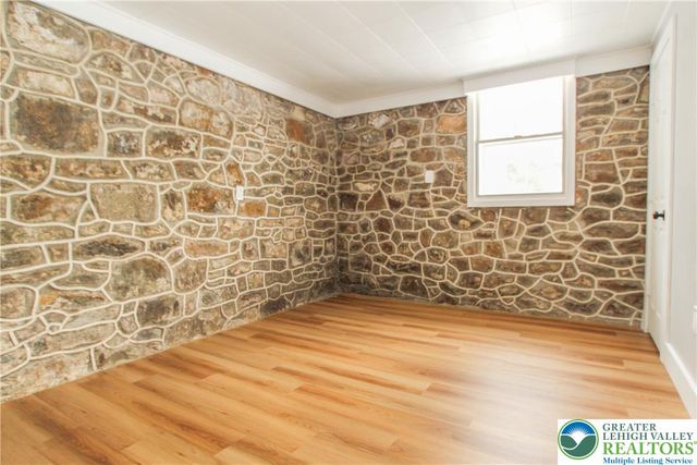 1459 Easton Road, Hellertown Boro, PA 18055