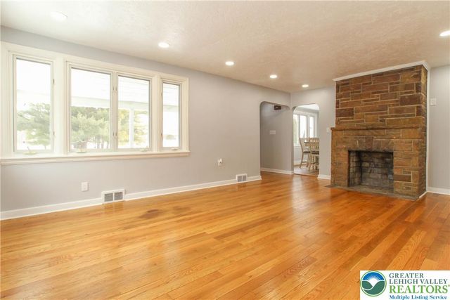 1459 Easton Road, Hellertown Boro, PA 18055