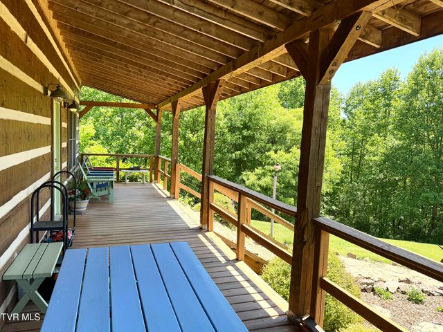 15655 Barnrock Road, Mendota, VA 24270