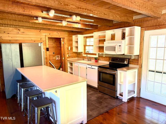 15655 Barnrock Road, Mendota, VA 24270