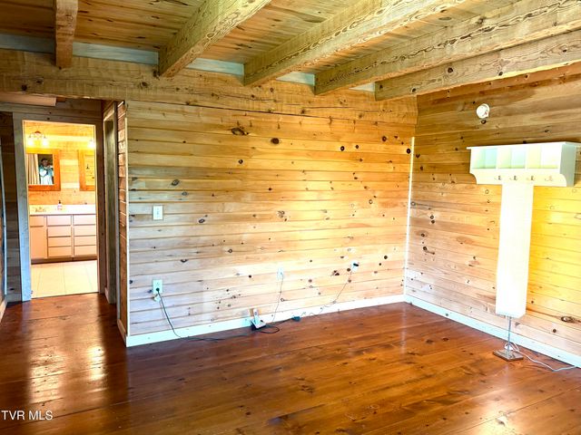 15655 Barnrock Road, Mendota, VA 24270