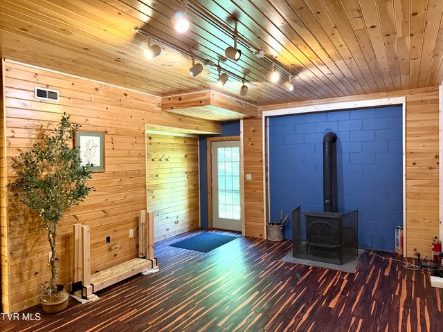 15655 Barnrock Road, Mendota, VA 24270