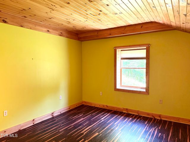 15655 Barnrock Road, Mendota, VA 24270