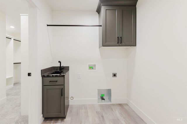 1516 Bird Farm Dr, Jerome, ID 83301