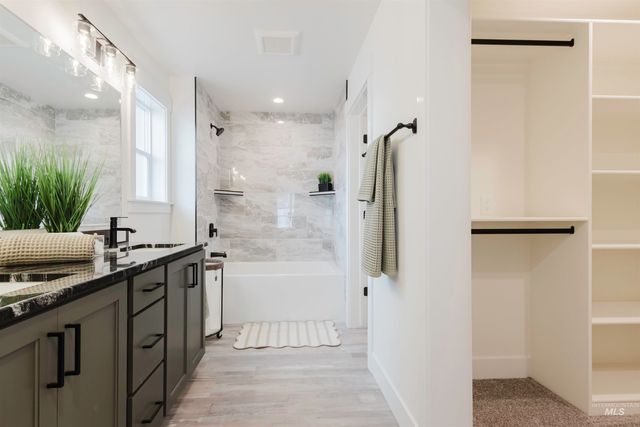 1516 Bird Farm Dr, Jerome, ID 83301