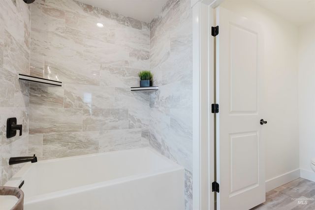 1516 Bird Farm Dr, Jerome, ID 83301