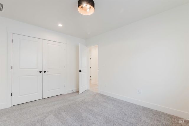 1516 Bird Farm Dr, Jerome, ID 83301