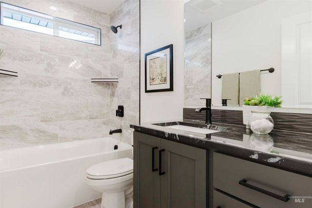 1516 Bird Farm Dr, Jerome, ID 83301