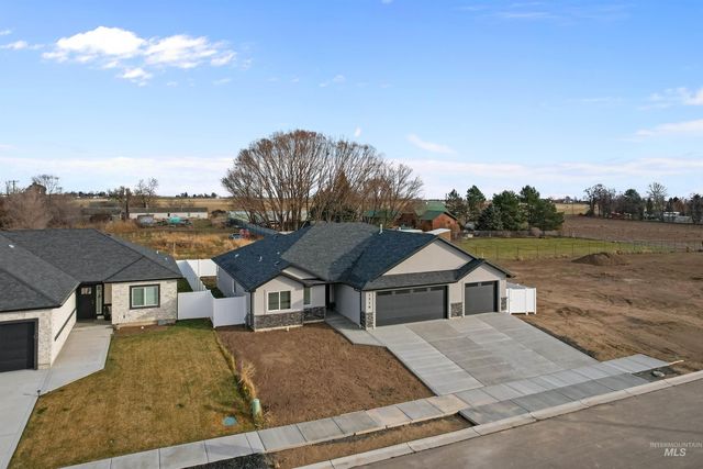 1516 Bird Farm Dr, Jerome, ID 83301