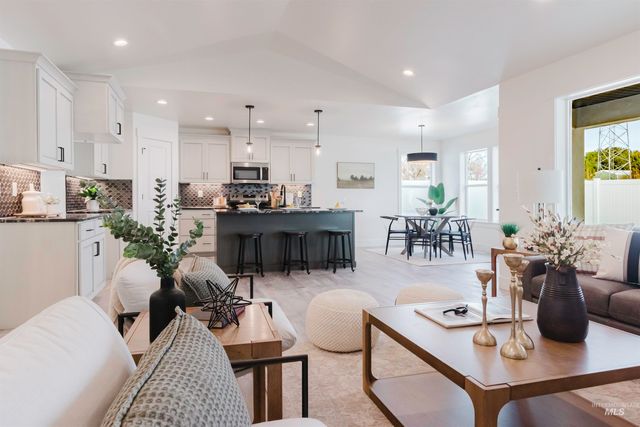 1516 Bird Farm Dr, Jerome, ID 83301