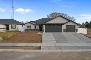 1516 Bird Farm Dr, Jerome, ID 83301