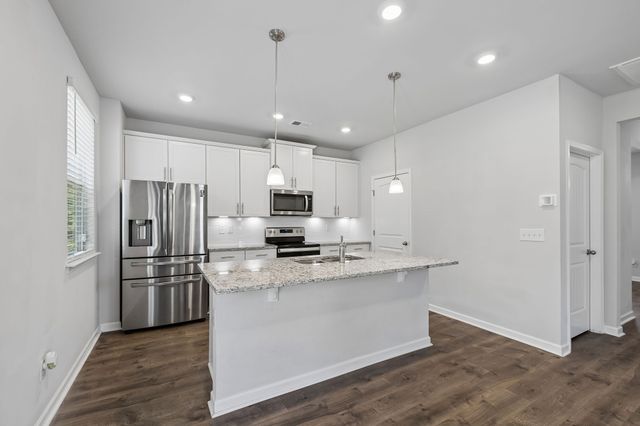 1045 Altavista Ln, Smyrna, TN 37167