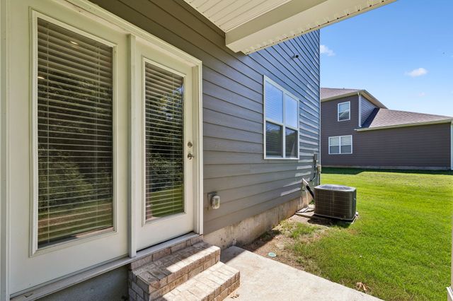 1045 Altavista Ln, Smyrna, TN 37167