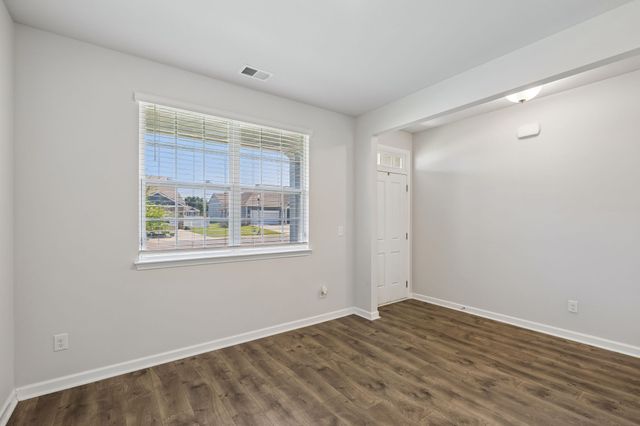 1045 Altavista Ln, Smyrna, TN 37167