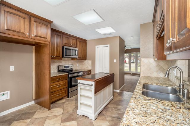 415 Enchanted Trail Drive, Spring, TX 77388