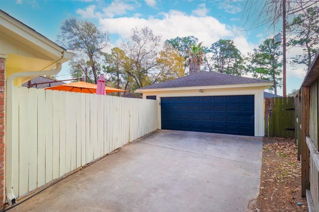 415 Enchanted Trail Drive, Spring, TX 77388