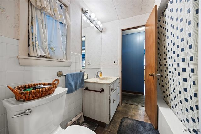 1740 Clinton Street, Buffalo, NY 14206