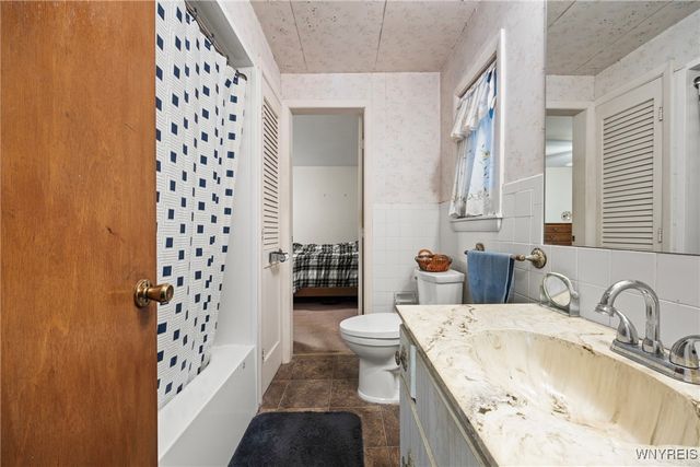 1740 Clinton Street, Buffalo, NY 14206