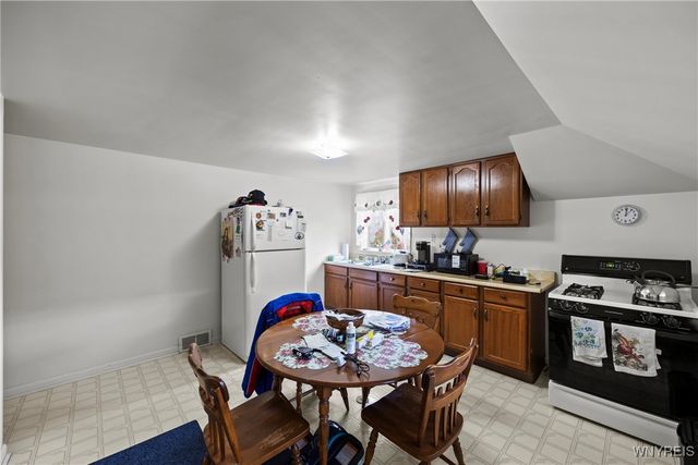 1740 Clinton Street, Buffalo, NY 14206