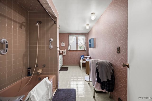 1740 Clinton Street, Buffalo, NY 14206