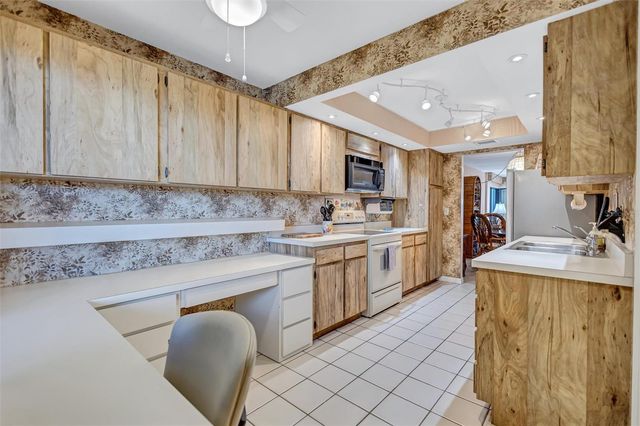 420 BEACH ROAD 508, Sarasota, FL 34242