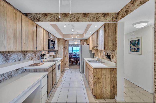 420 BEACH ROAD 508, Sarasota, FL 34242