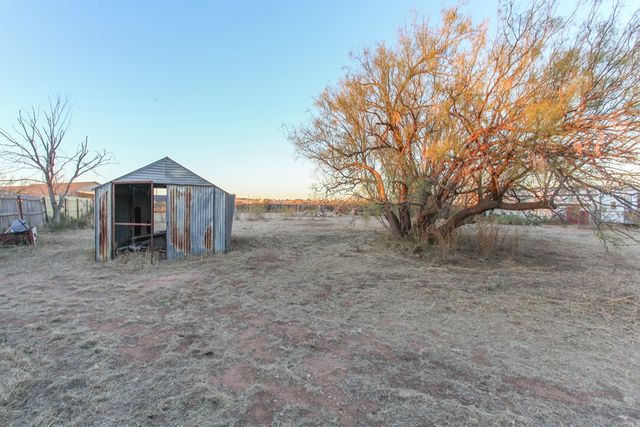 2202 Carl St, Big Spring, TX 79720