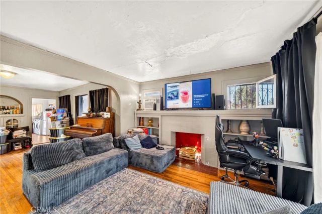 5356 Chesley, Los Angeles, CA 90043