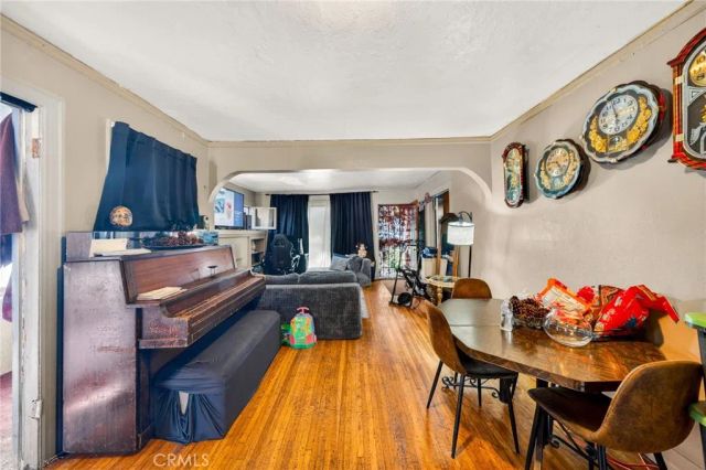 5356 Chesley, Los Angeles, CA 90043