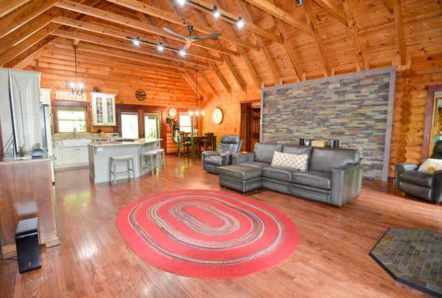562 Brier Branch Road, Graysville, TN 37338