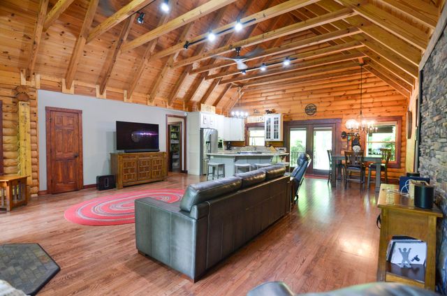 562 Brier Branch Road, Graysville, TN 37338