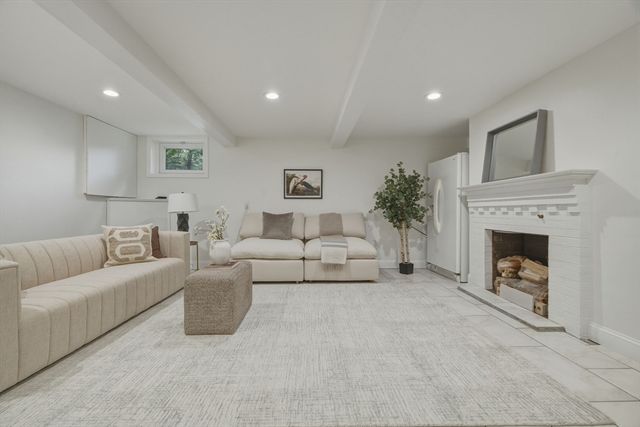 4 Gowing Rd, Wilmington, MA 01887