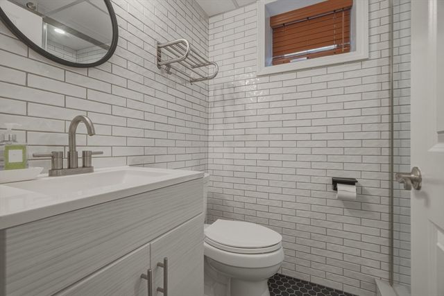 4 Gowing Rd, Wilmington, MA 01887