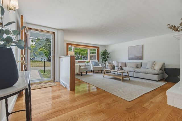 4 Gowing Rd, Wilmington, MA 01887