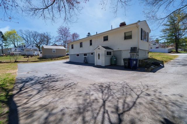 4 Gowing Rd, Wilmington, MA 01887